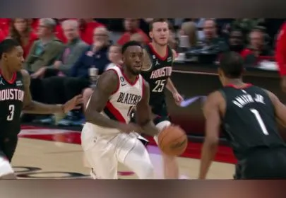 开启个人扣篮秀 利特尔助飞夏普飞身暴扣